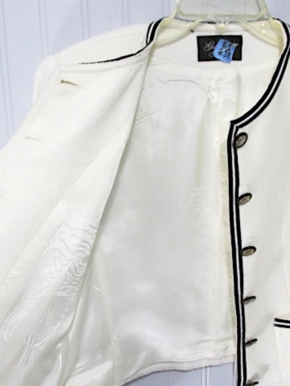 Giancarlo Ferrari Ivory Boucle Chanel-Style Jacket, Size 8